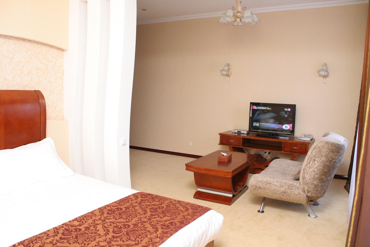 Hotel Luxurious Taraz Exterior foto