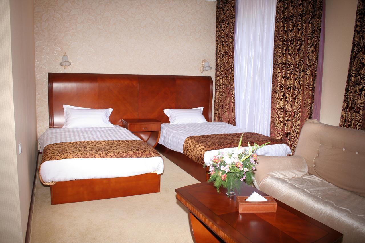 Hotel Luxurious Taraz Exterior foto