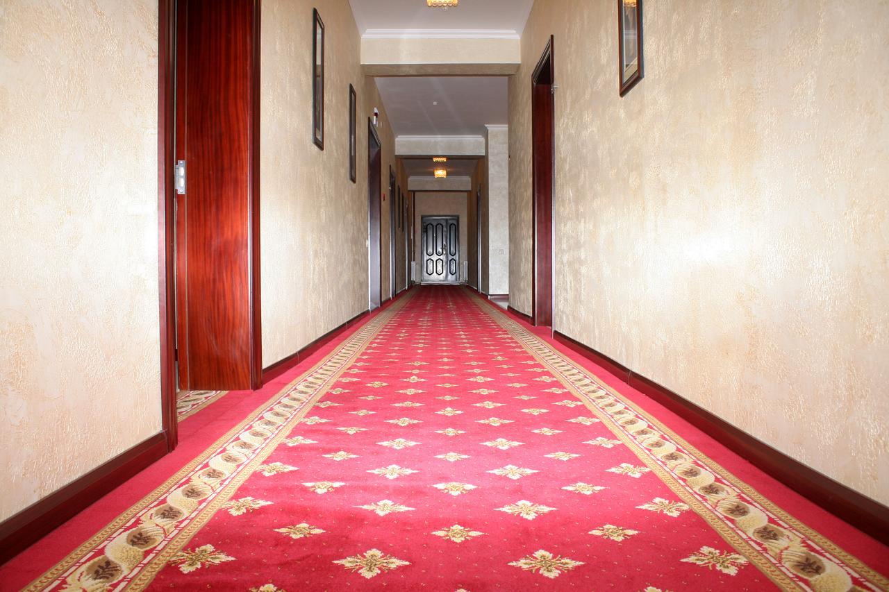 Hotel Luxurious Taraz Exterior foto